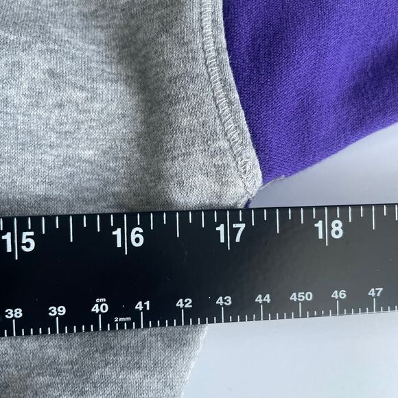 Nike Girls Cropped Sweatshirt Size Small Gray Purple Long Sleeve Pullover - Picture 6 of 8